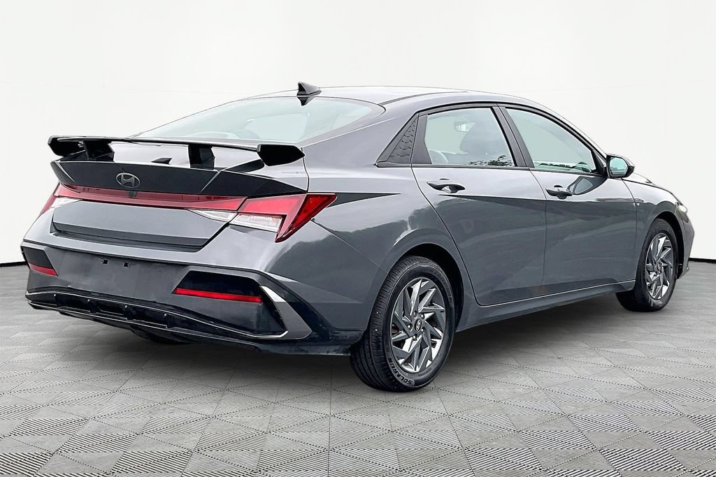 Used 2024 Hyundai Elantra SEL FWD image 6