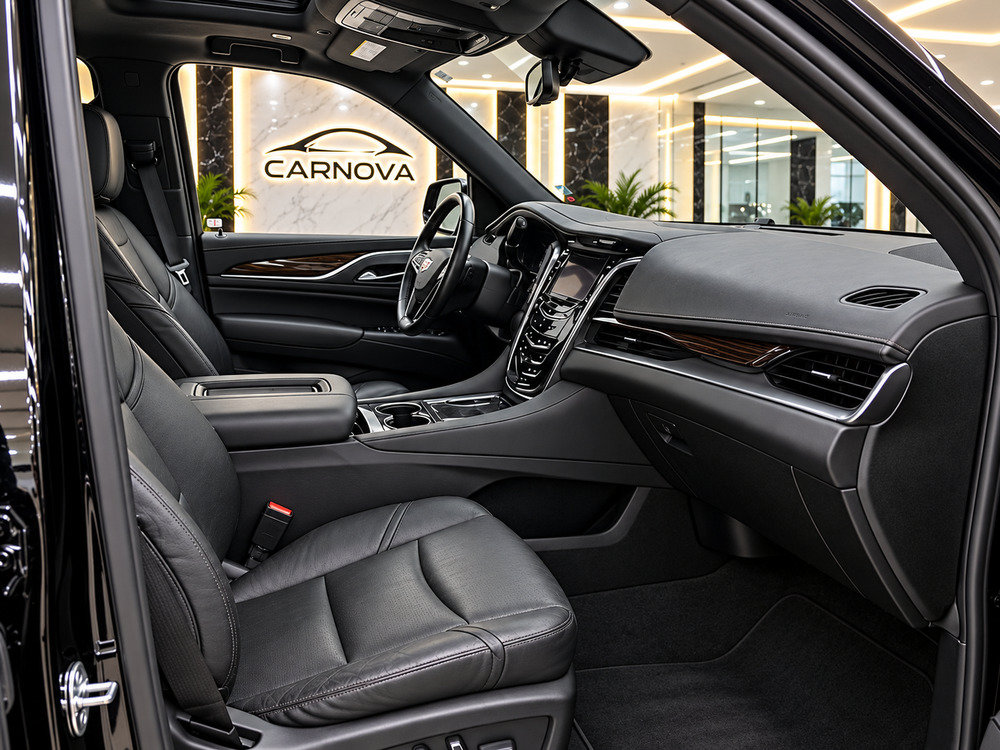 Used 2018 Cadillac Escalade ESV Luxury AWD/4WD image 11