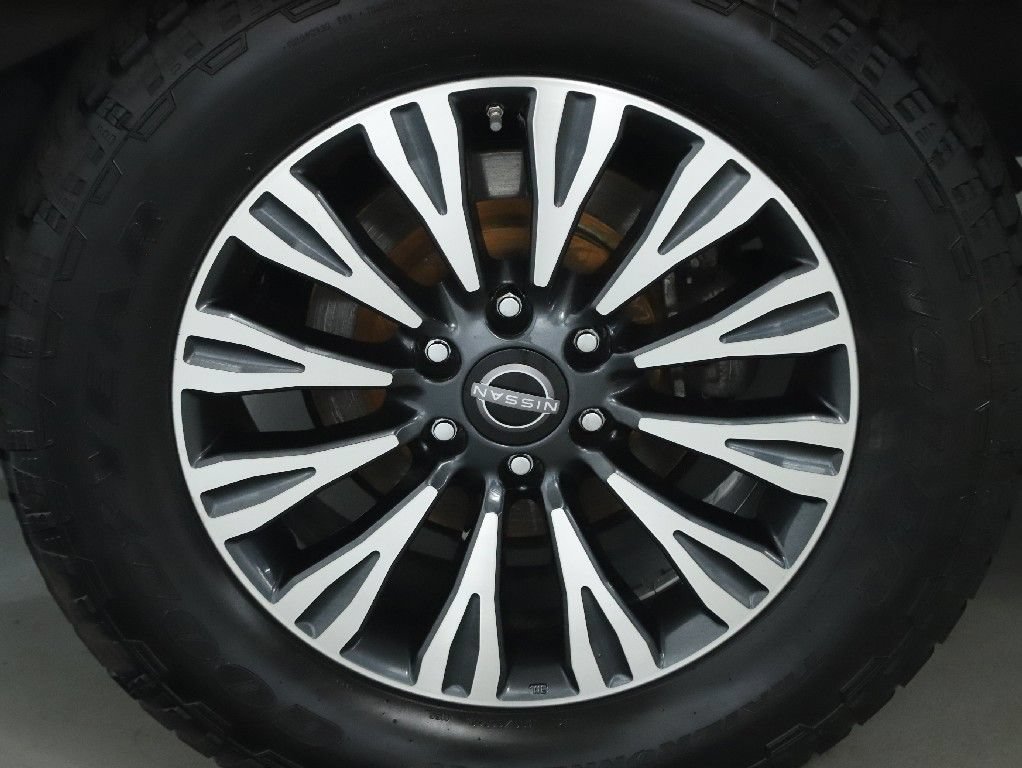 Used 2022 Nissan Armada SL w/ Midnight Edition Package RWD image 12