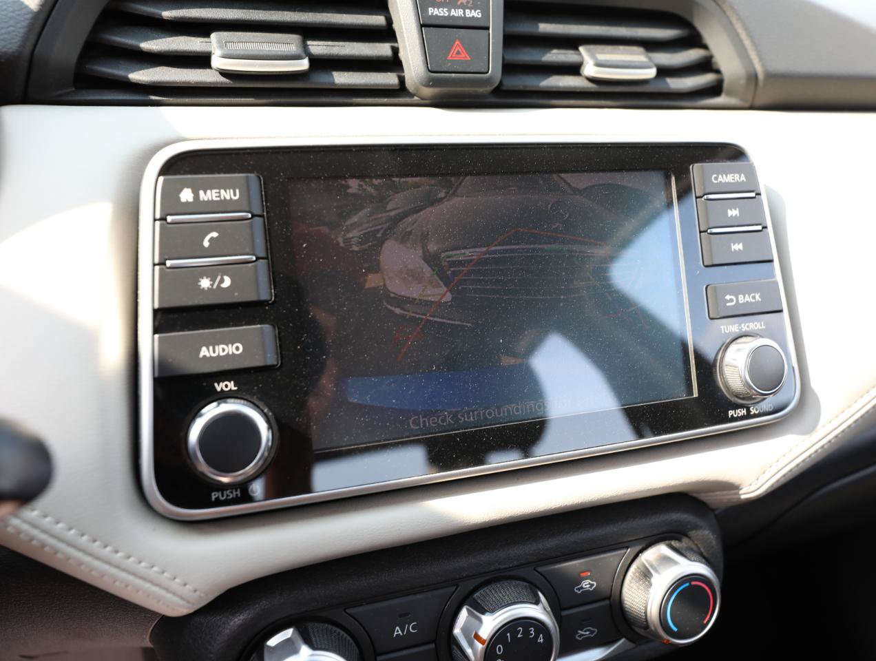 Used 2020 Nissan Versa SV FWD image 17