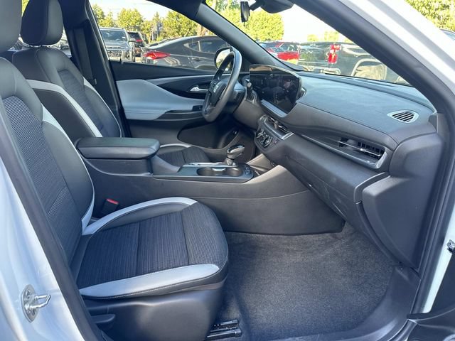Used 2024 Buick Envista Preferred w/ Convenience II Package FWD image 10