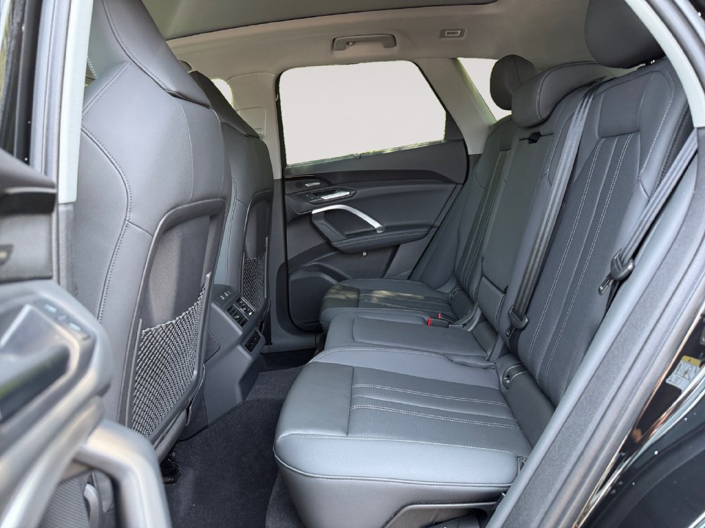 Certified 2025 Audi Q5 Premium Plus w/ Premium Plus AWD/4WD image 13