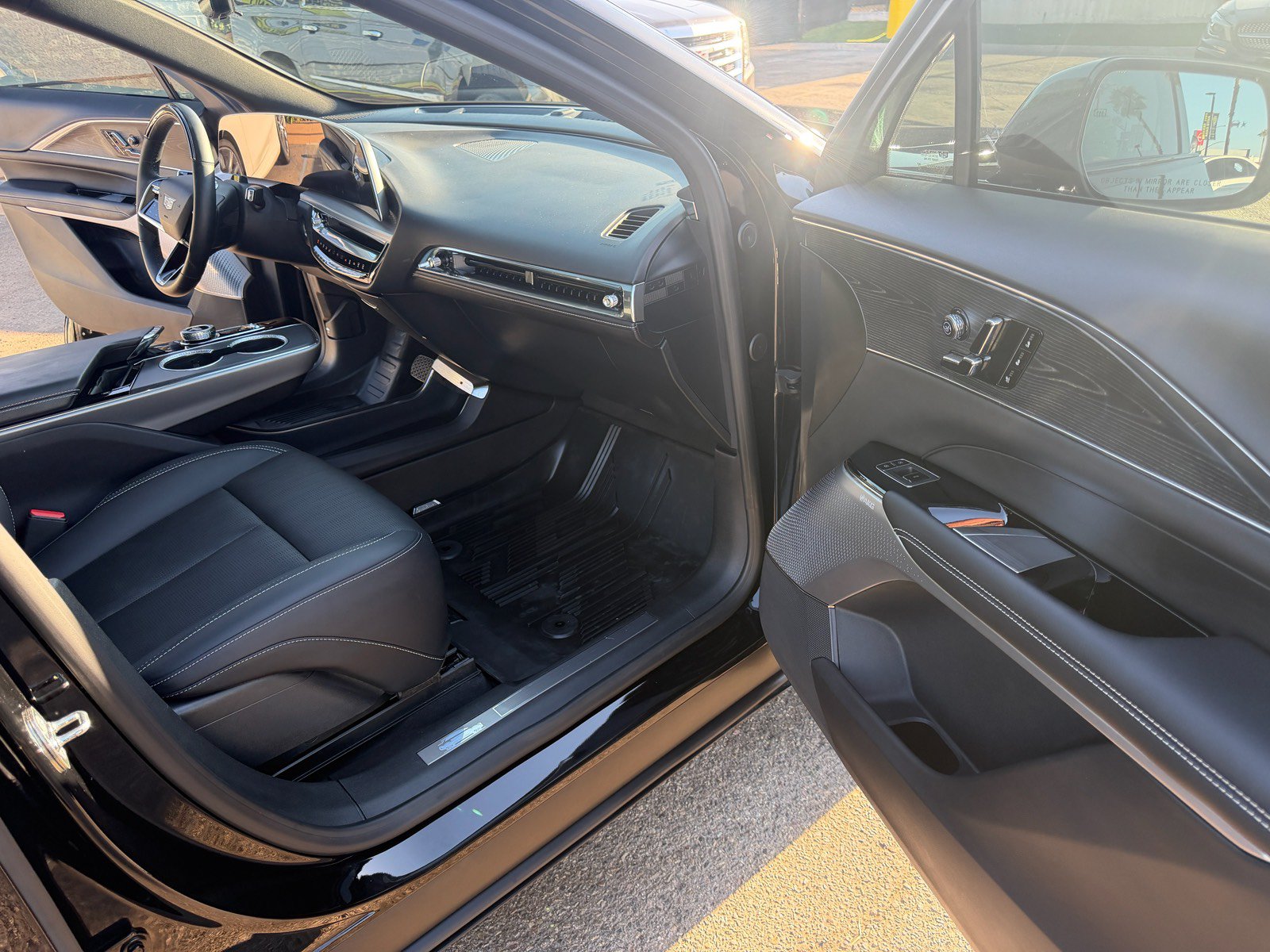 Used 2024 Cadillac Lyriq Sport AWD/4WD image 16