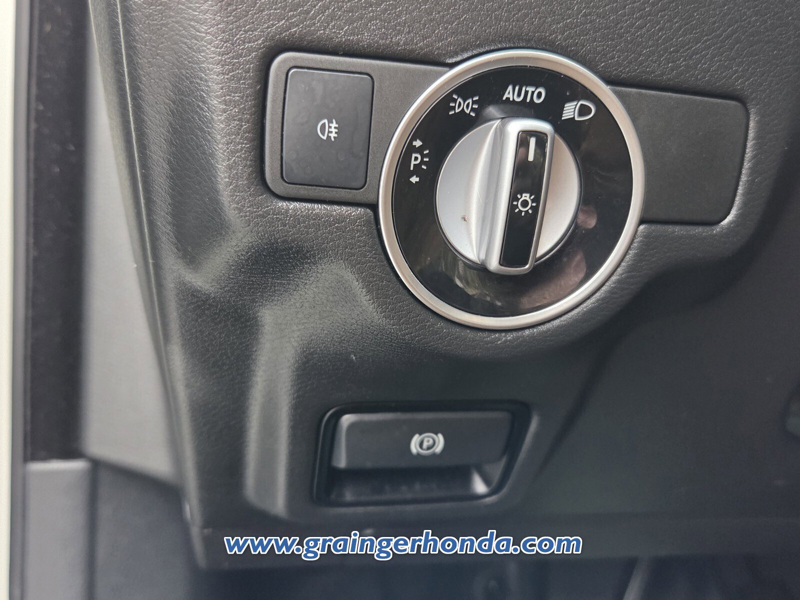 Used 2018 INFINITI QX30 image 27