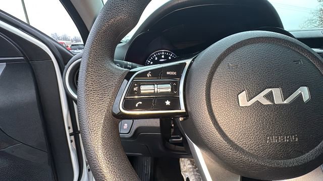 Used 2024 Kia Forte LXS image 17