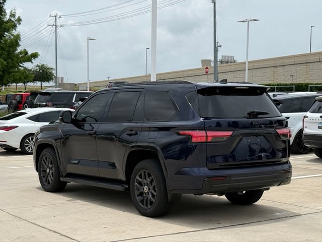 Used 2024 Toyota Sequoia Platinum AWD/4WD image 4