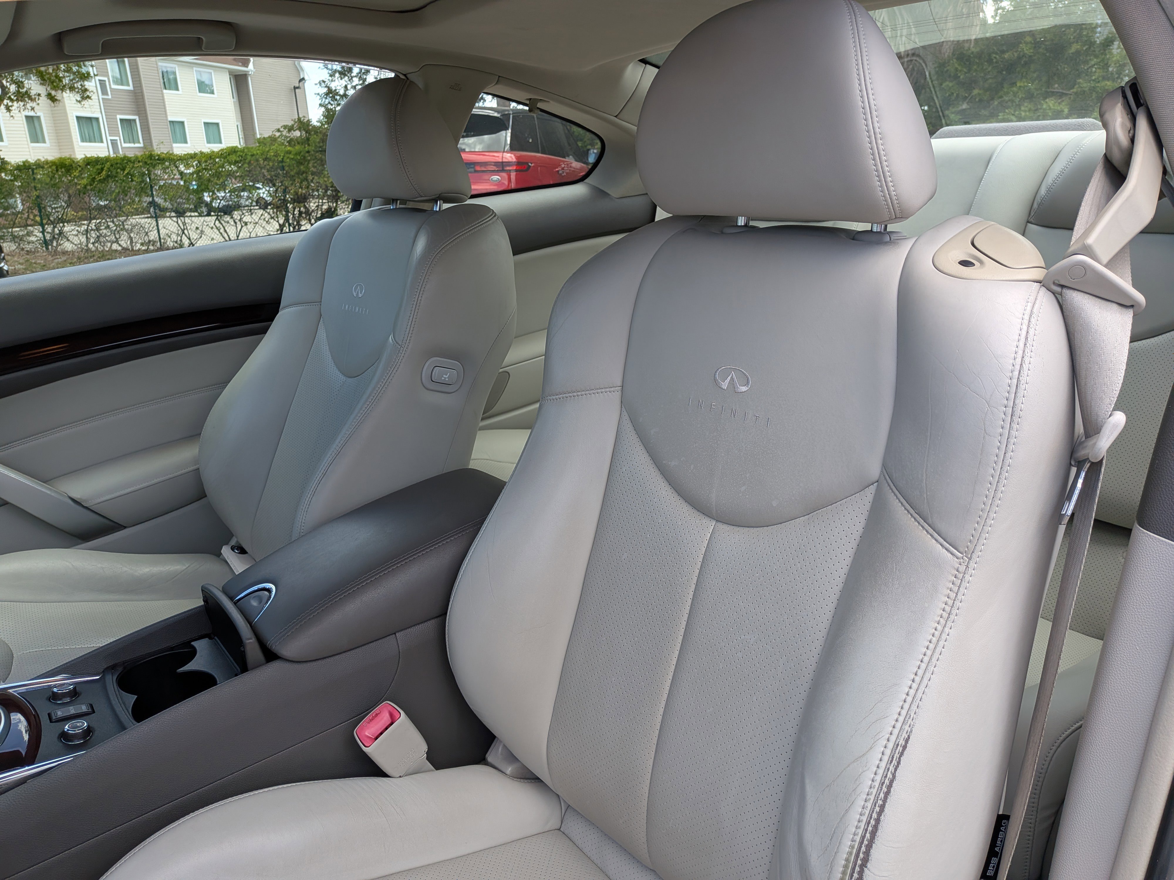 Used 2010 INFINITI G37 x w/ Premium Pkg image 16