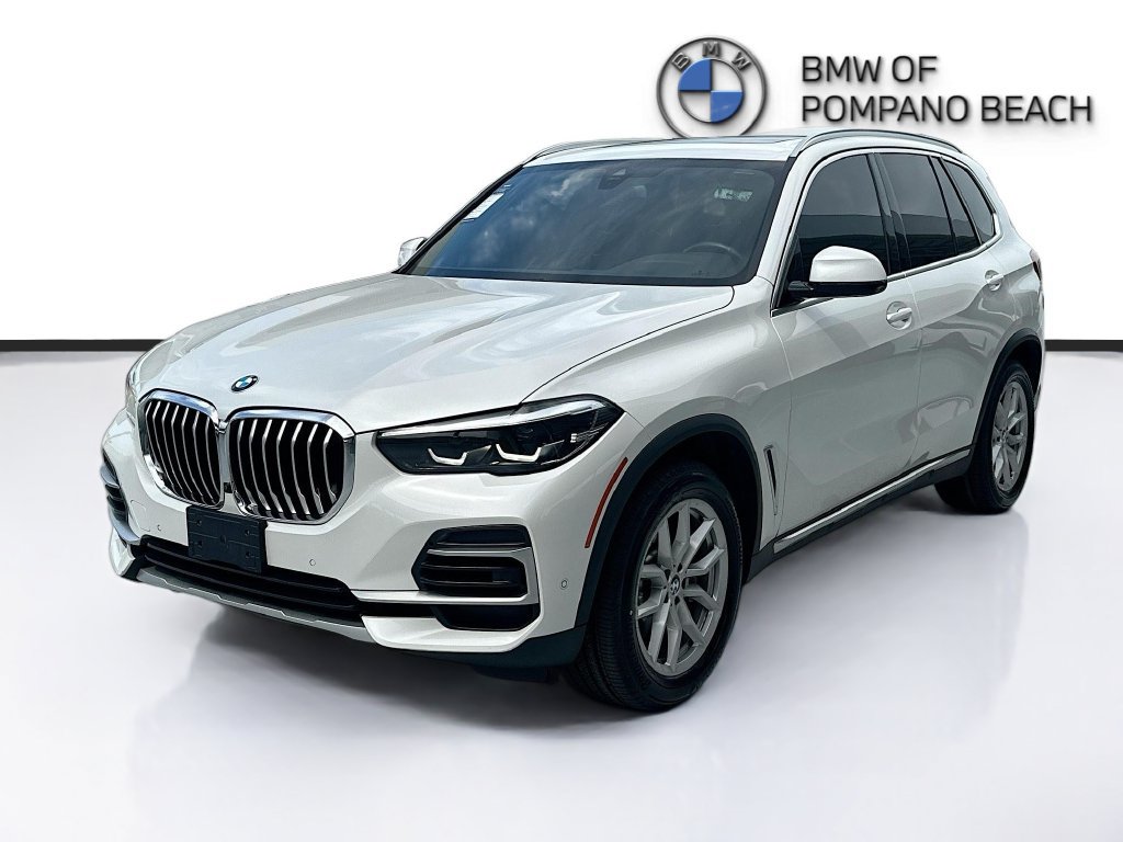 Used 2023 BMW X5 xDrive40i w/ Parking Assistance Package AWD/4WD image 3