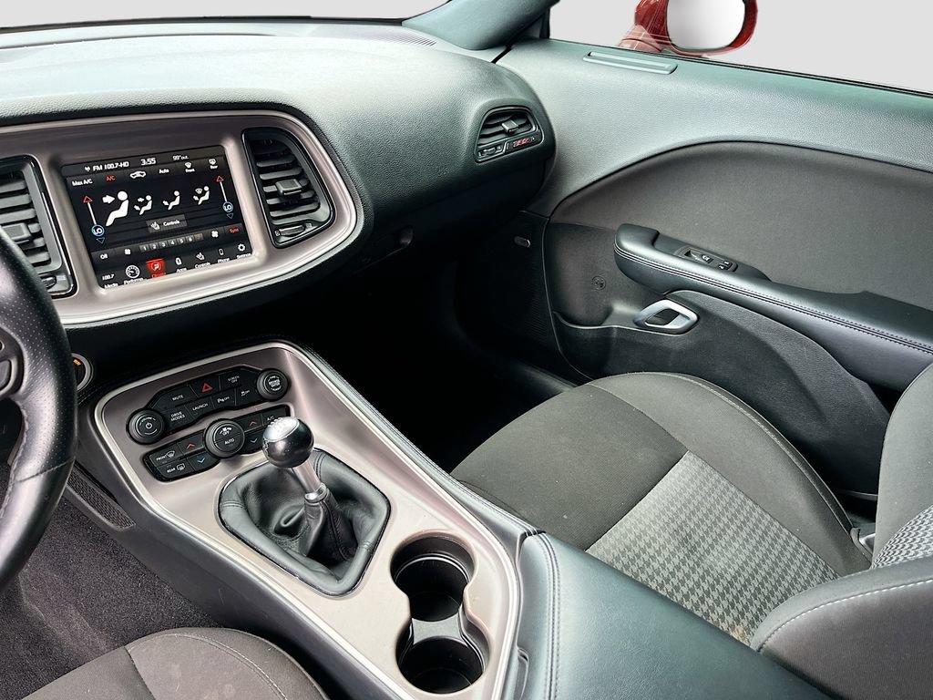 Used 2022 Dodge Challenger R/T Scat Pack RWD image 23