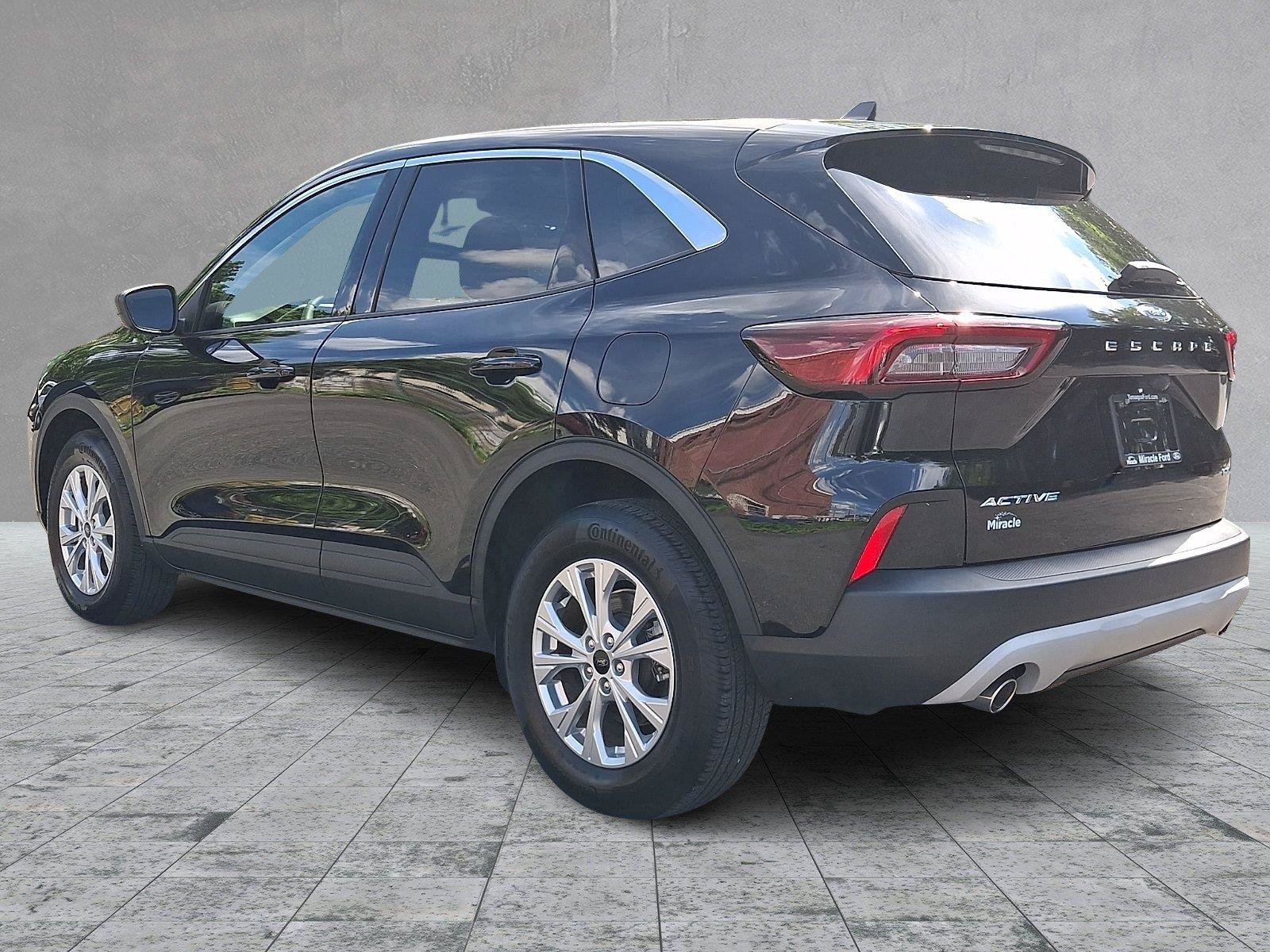 Used 2023 Ford Escape Active AWD/4WD image 4
