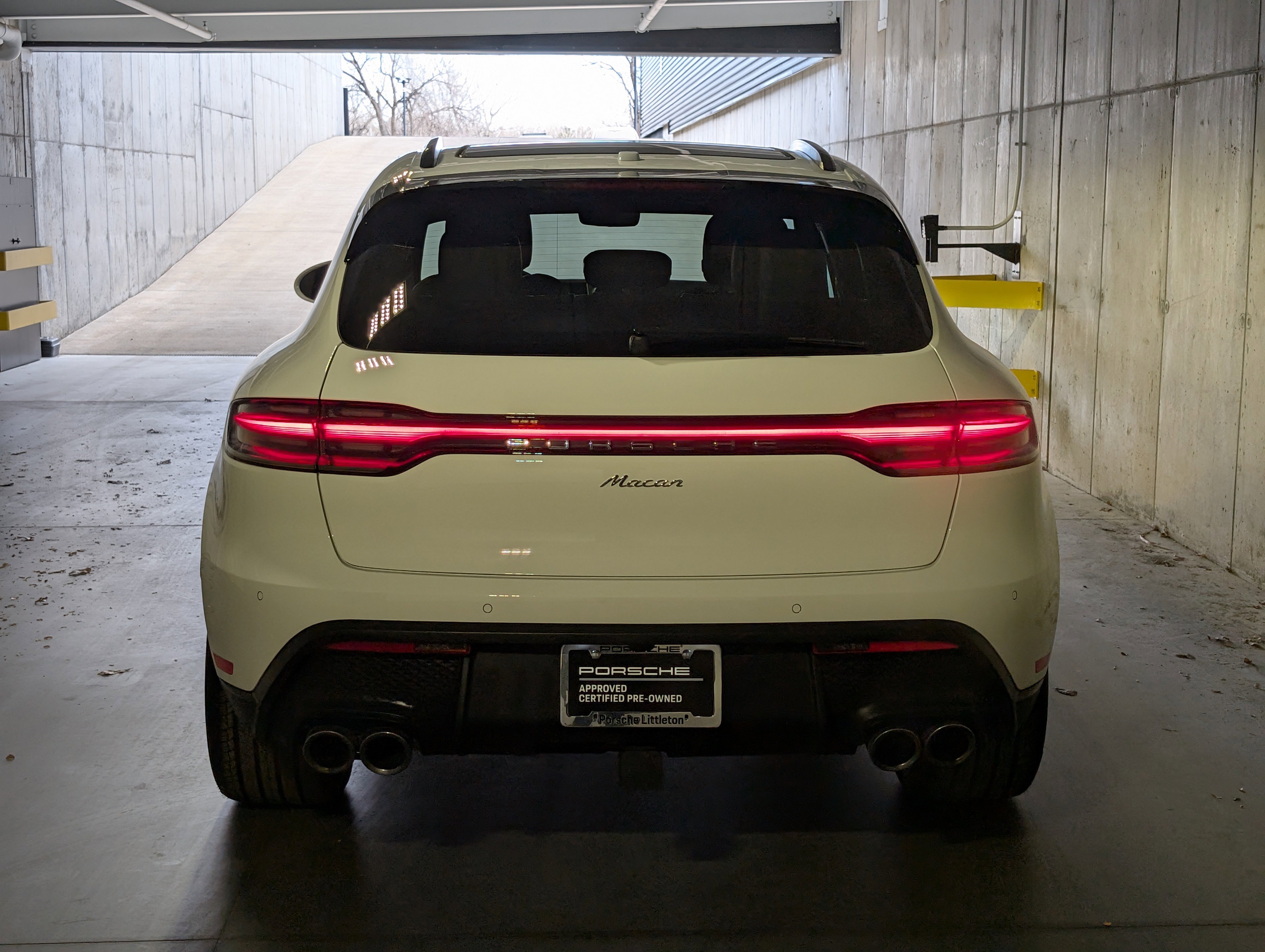 Used 2025 Porsche Macan image 8