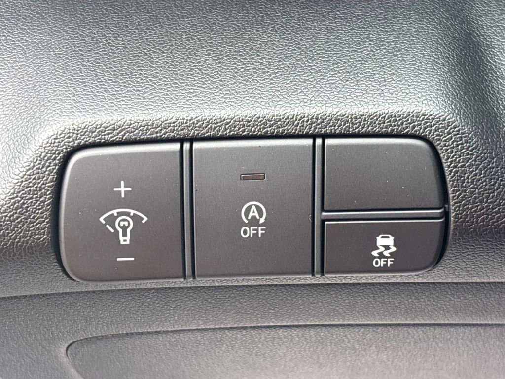 New 2025 Hyundai Elantra SE image 25