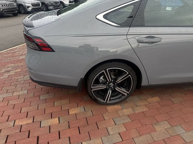 Used 2025 Honda Accord Sport image 15