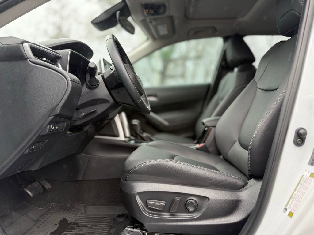 Certified 2022 Toyota Corolla Cross XLE w/ Convenience Package image 12