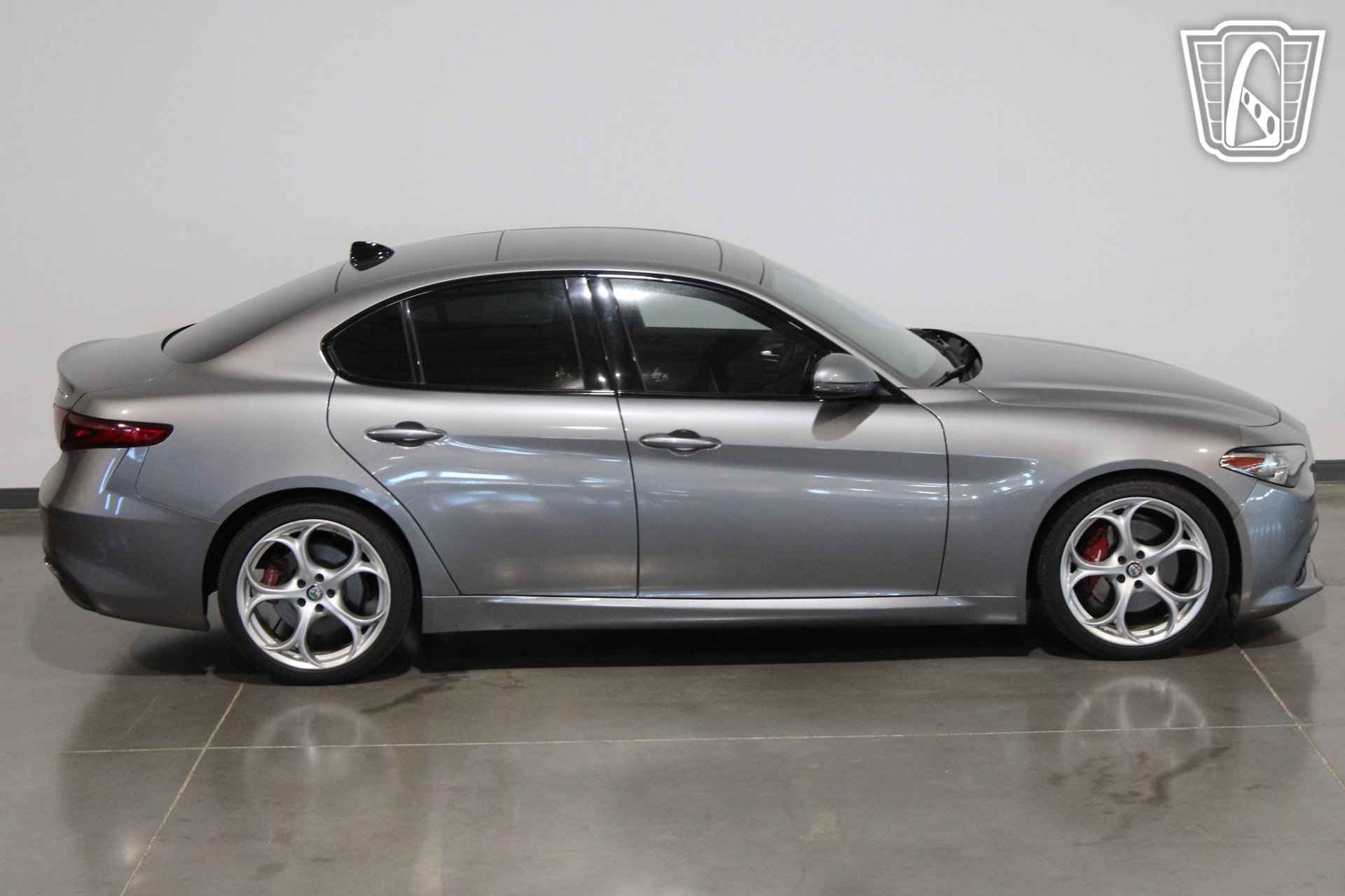 Used 2020 Alfa Romeo Giulia Ti Sport RWD image 9