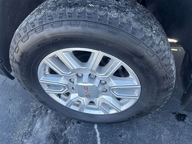 Certified 2022 GMC Sierra 2500 AT4 w/ AT4 Premium Plus Package image 33