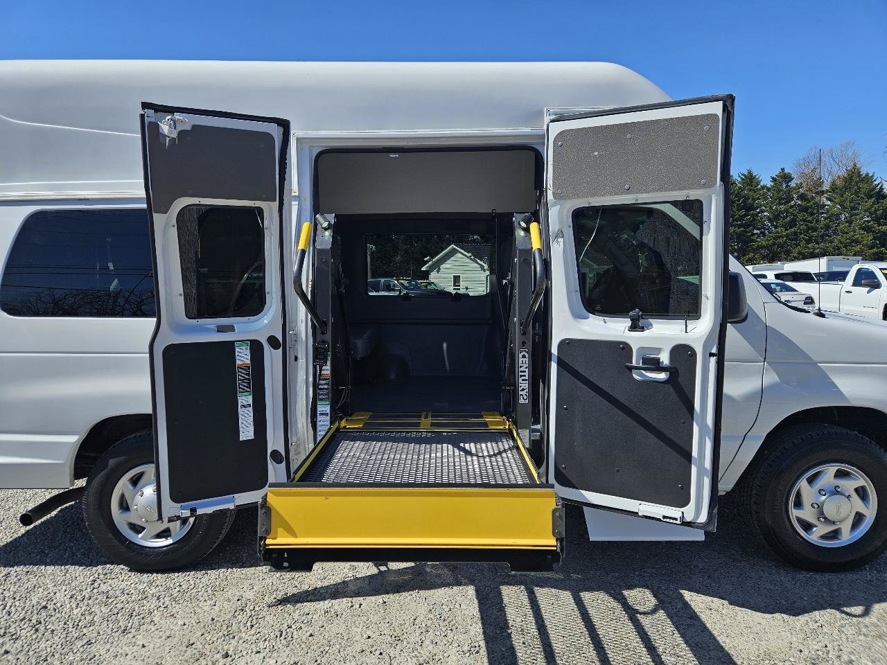 Used 2014 Ford E-350 and Econoline 350 Extended Super Duty w/ Power Group RWD image 20