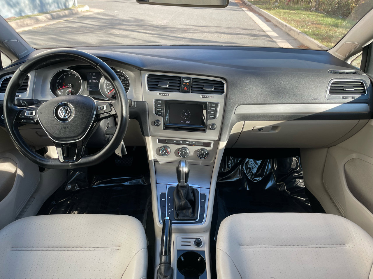 Used 2015 Volkswagen Golf S image 5