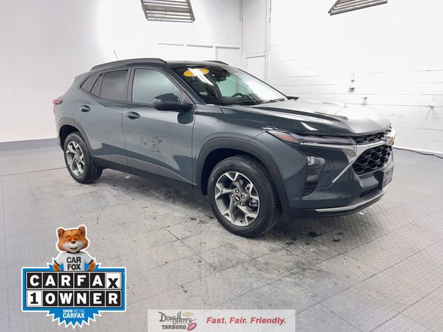 Used 2025 Chevrolet Trax LT image 3
