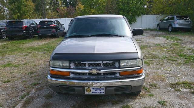 Used 2001 Chevrolet S10 Pickup LS w/ Preferred Equipment Group RWD image 2