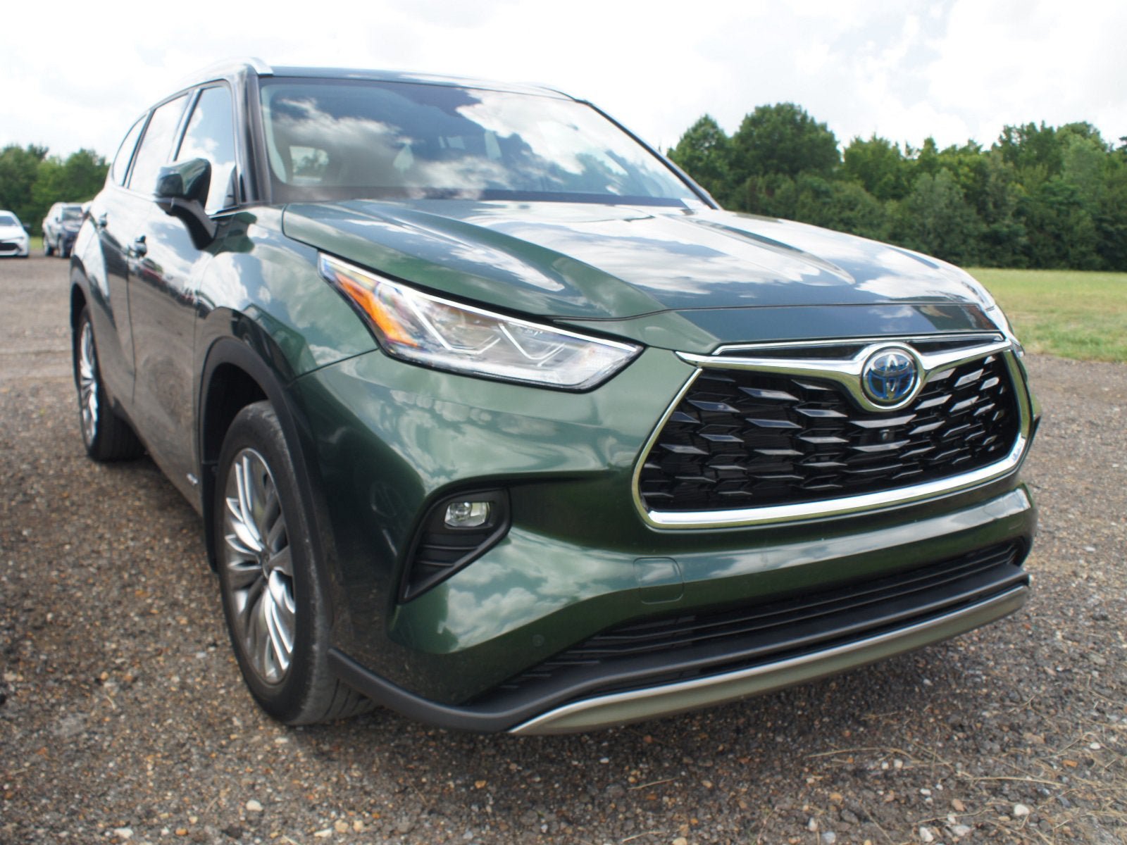 Used 2024 Toyota Highlander Platinum AWD/4WD image 3