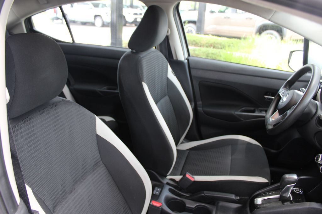 Used 2021 Nissan Versa SV FWD image 35
