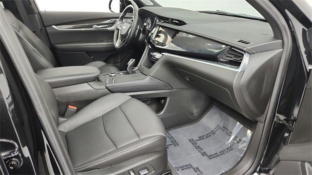 Used 2023 Cadillac XT6 Sport w/ LPO, ONYX Package image 27