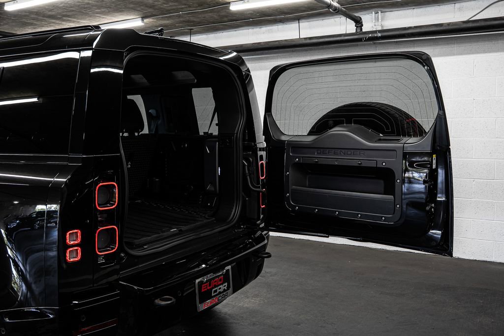 Used 2023 Land Rover Defender 110 X image 16