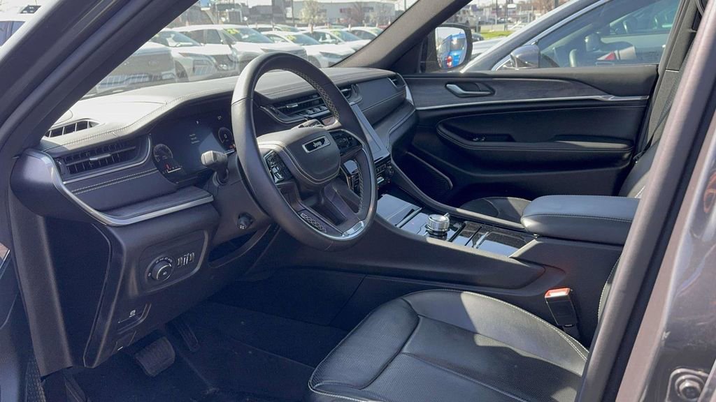 Used 2022 Jeep Grand Cherokee Overland image 31