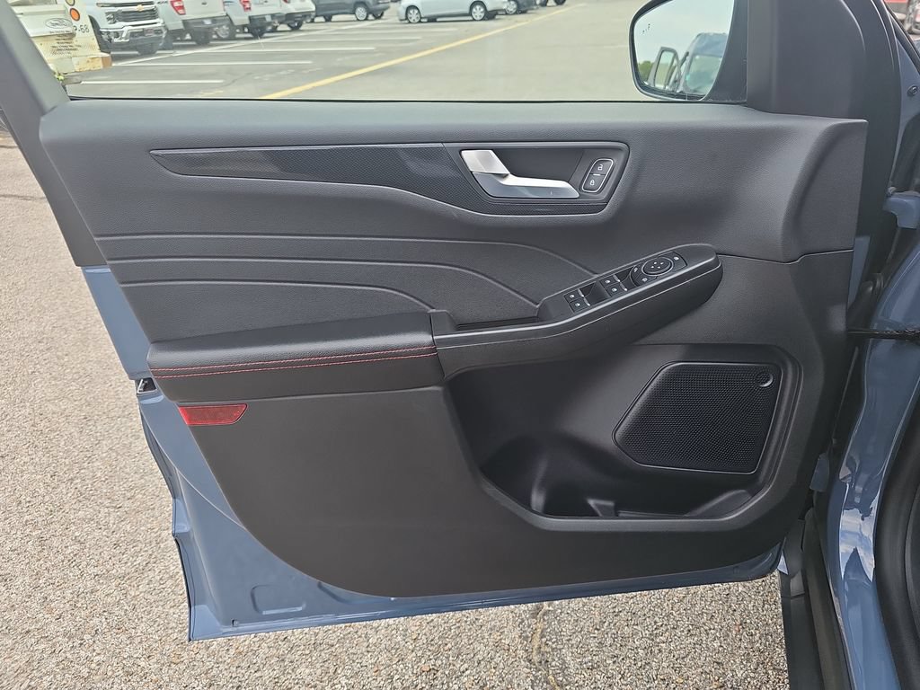 Used 2024 Ford Escape ST-Line w/ Tech Pack #1 FWD image 27