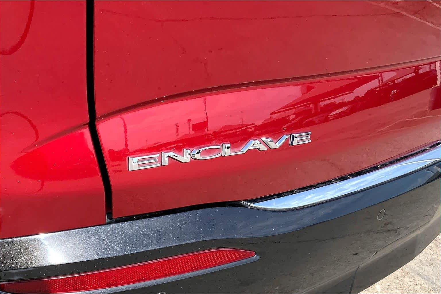 Used 2020 Buick Enclave Essence w/ LPO, Touring Package FWD image 30
