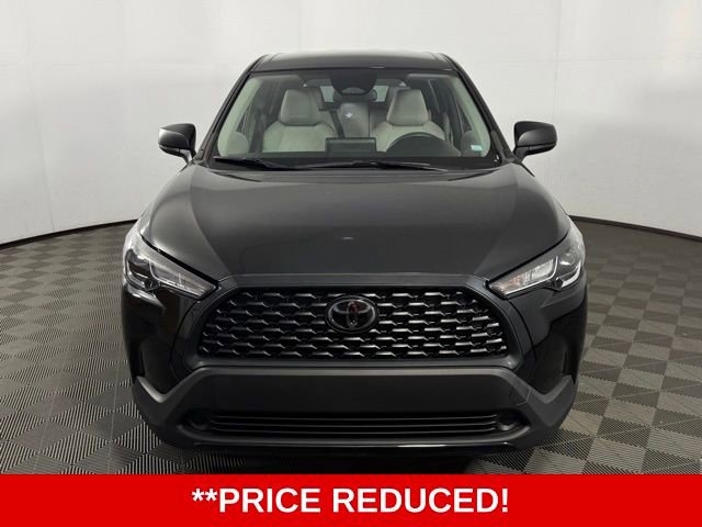 Used 2024 Toyota Corolla Cross L image 2