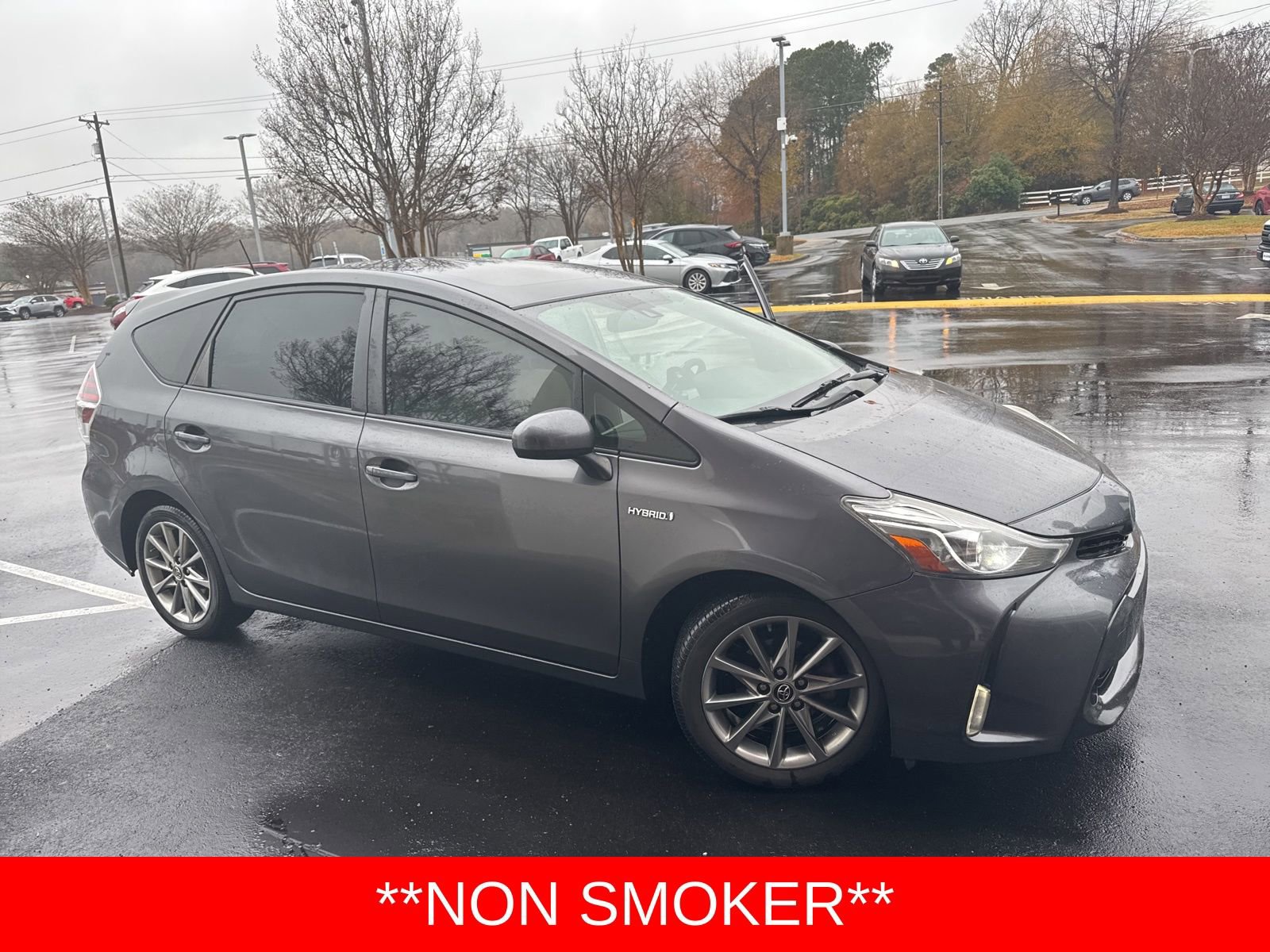 Used 2015 Toyota Prius V Five image 2