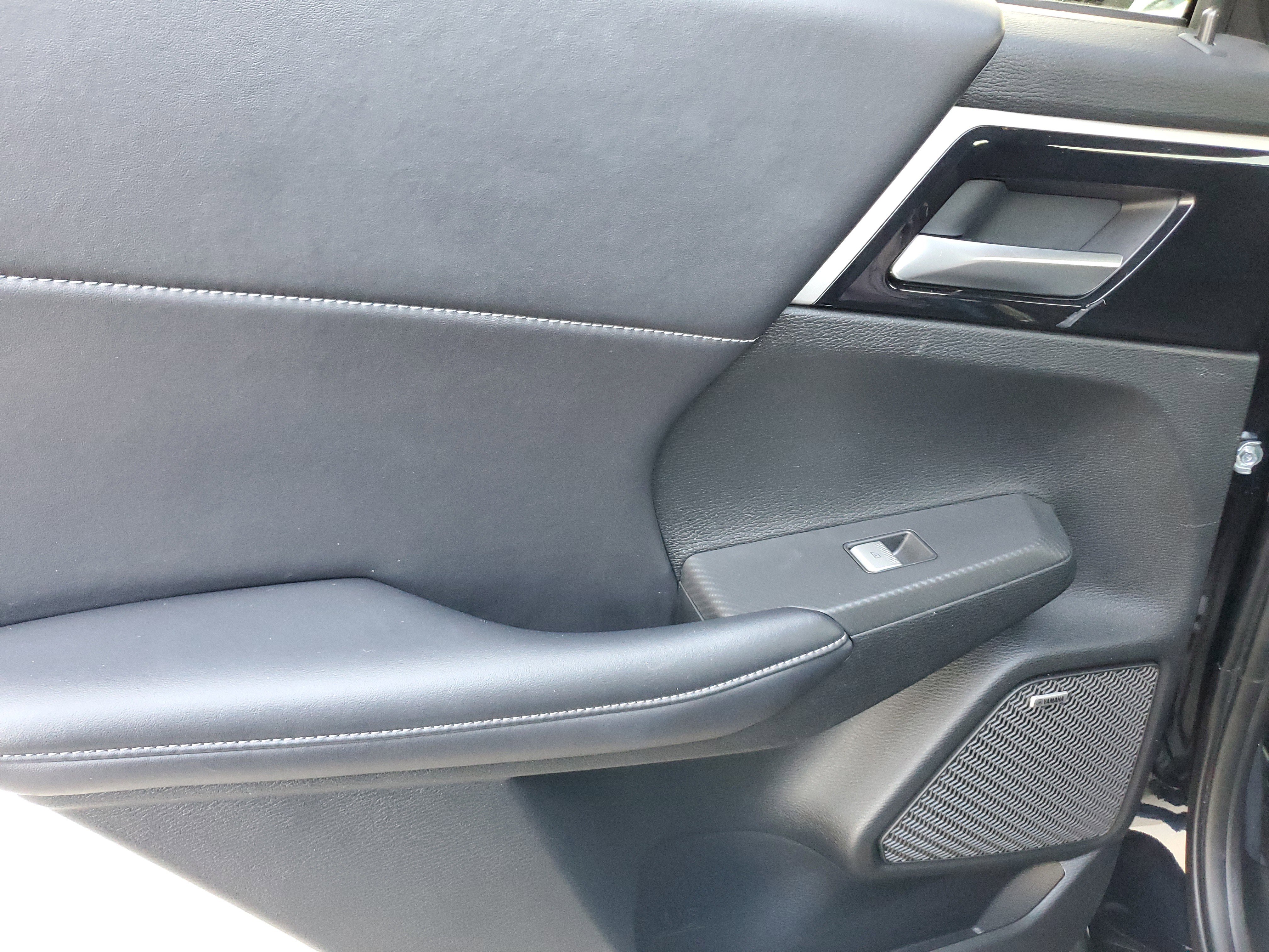 Used 2025 Mitsubishi Outlander SE image 29