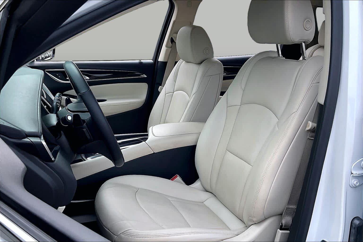 Used 2024 Buick Enclave Essence FWD image 15