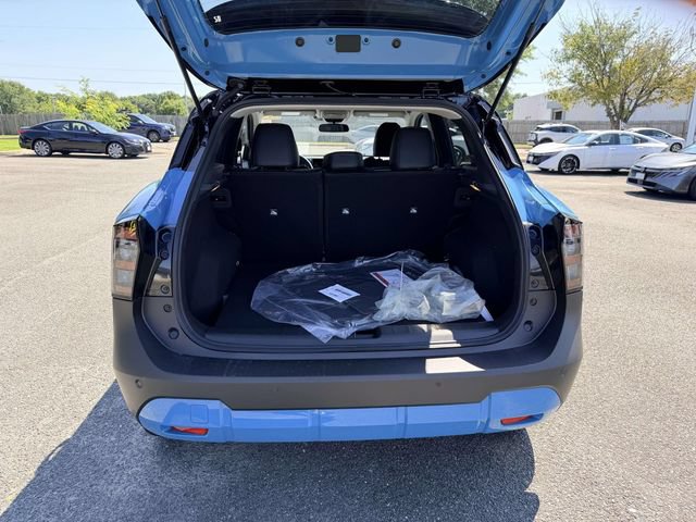 New 2026 Nissan Kicks SR w/ Cold Weather Package FWD image 12
