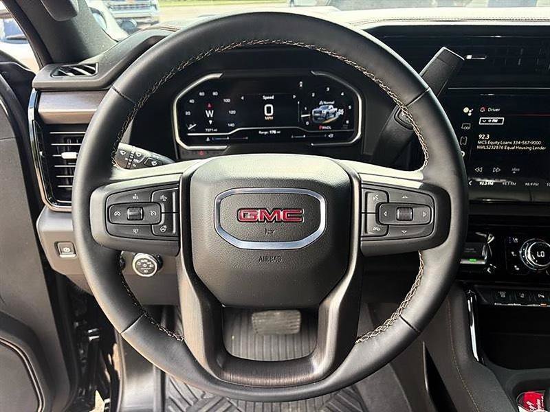 Used 2025 GMC Sierra 2500 AT4 w/ AT4 Premium Plus Package AWD/4WD image 20