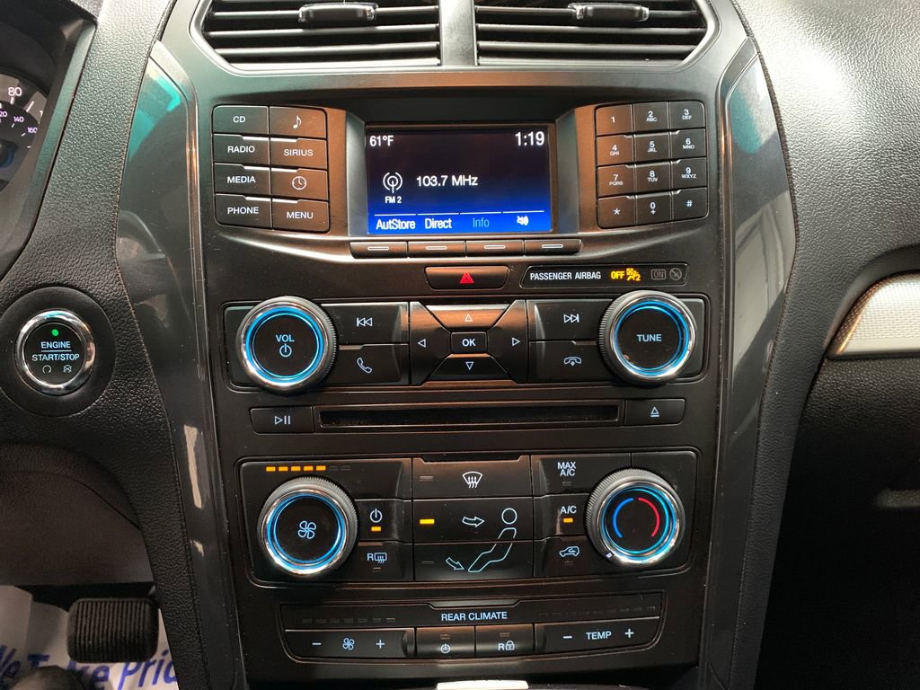 Used 2017 Ford Explorer XLT image 27