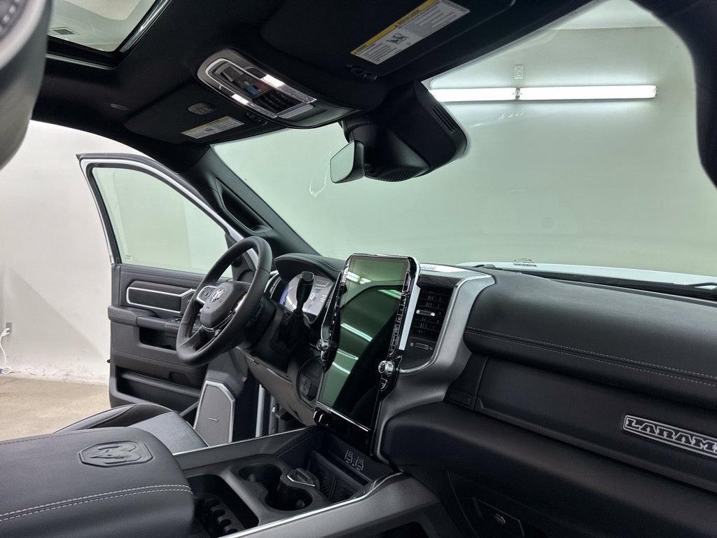 New 2026 RAM 3500 Laramie AWD/4WD image 21