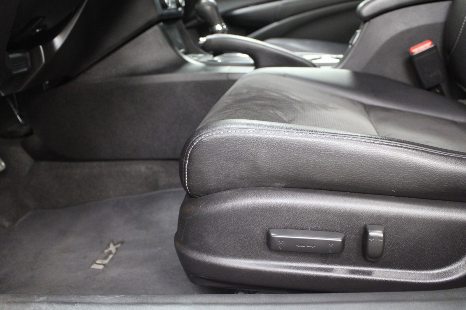 Used 2017 Acura ILX w/ Technology Plus & A-SPEC image 24