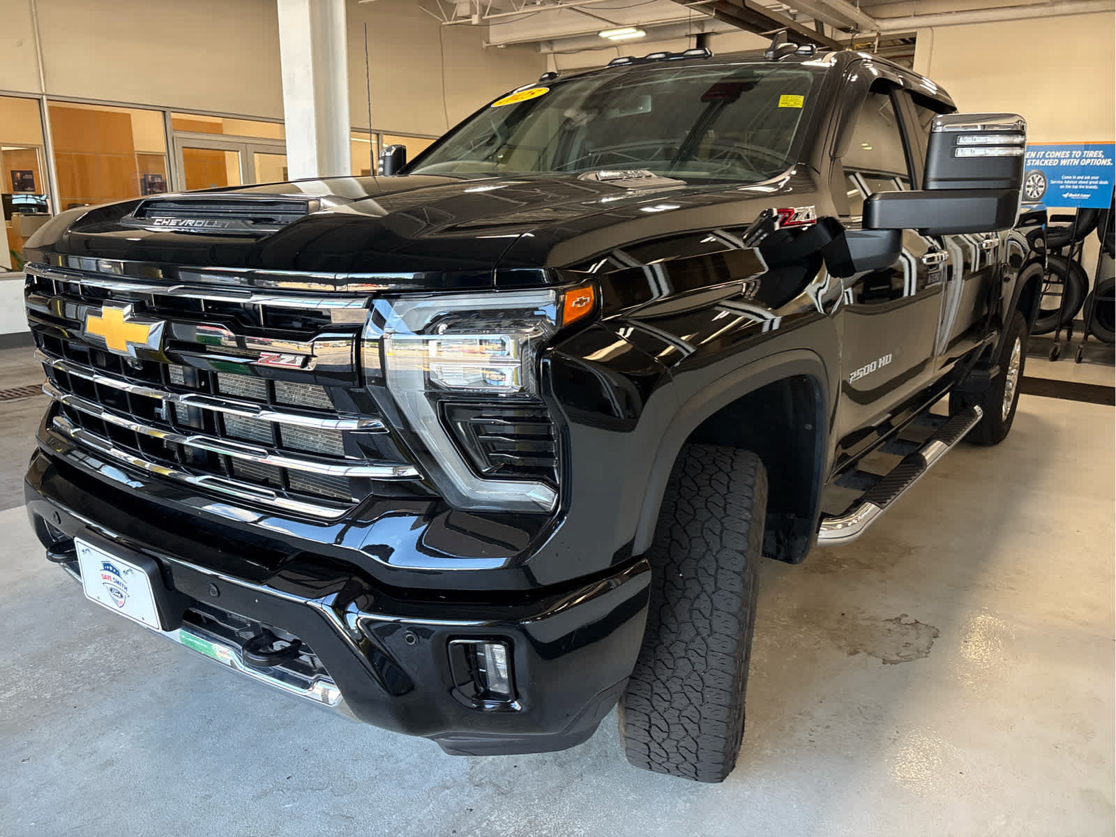 Used 2025 Chevrolet Silverado 2500 LT w/ Z71 Chrome Sport Edition AWD/4WD image 4
