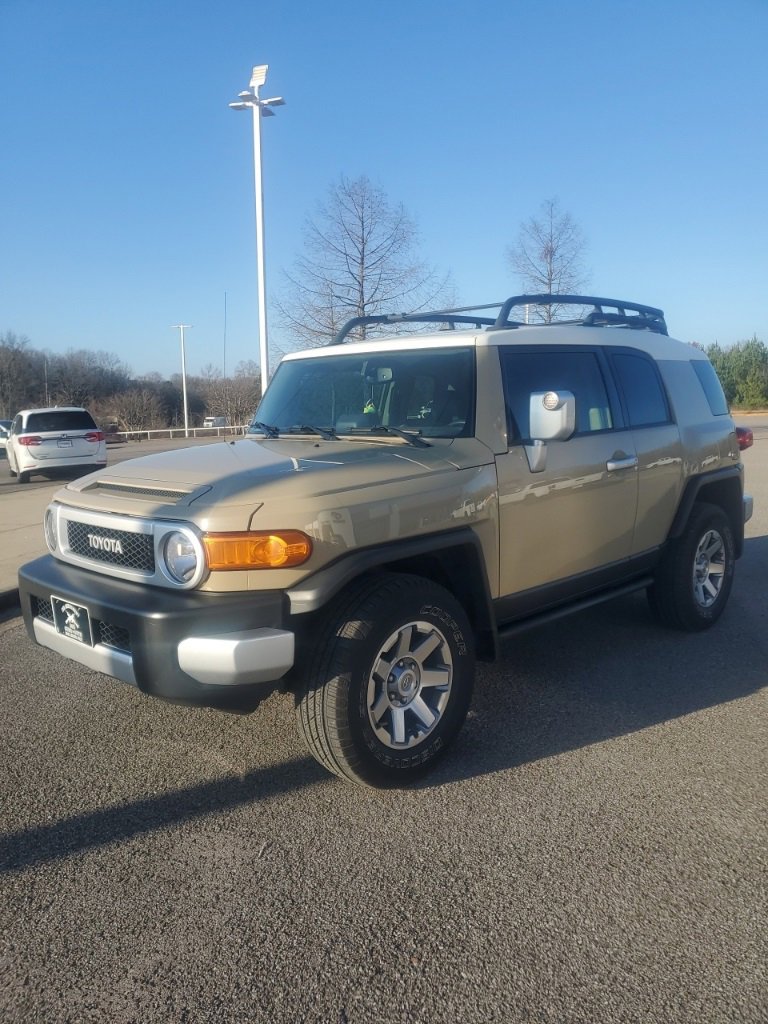 Used 2014 Toyota FJ Cruiser Base image 1