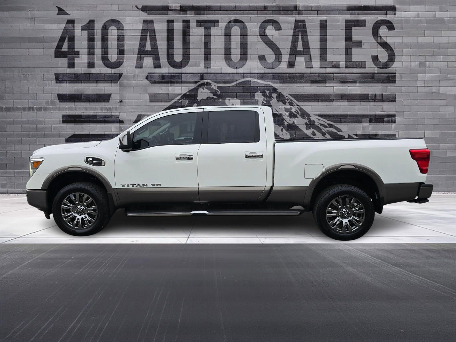 Used 2019 Nissan Titan Platinum Reserve w/ Platinum Utility Package AWD/4WD image 7