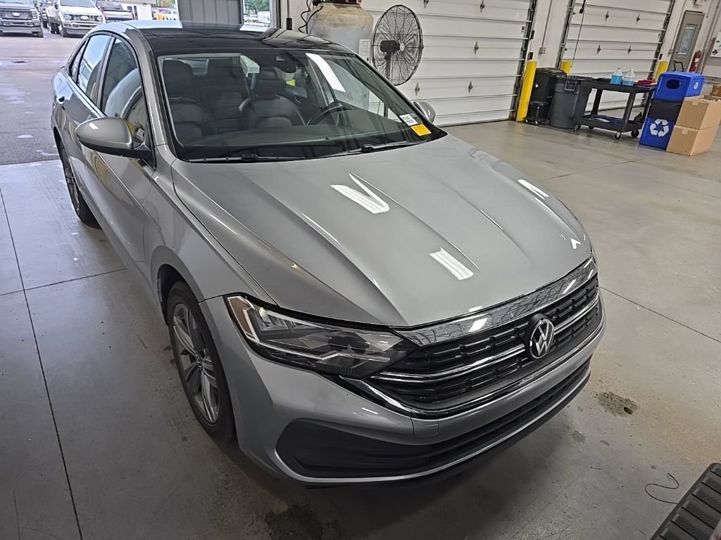 Used 2024 Volkswagen Jetta SE