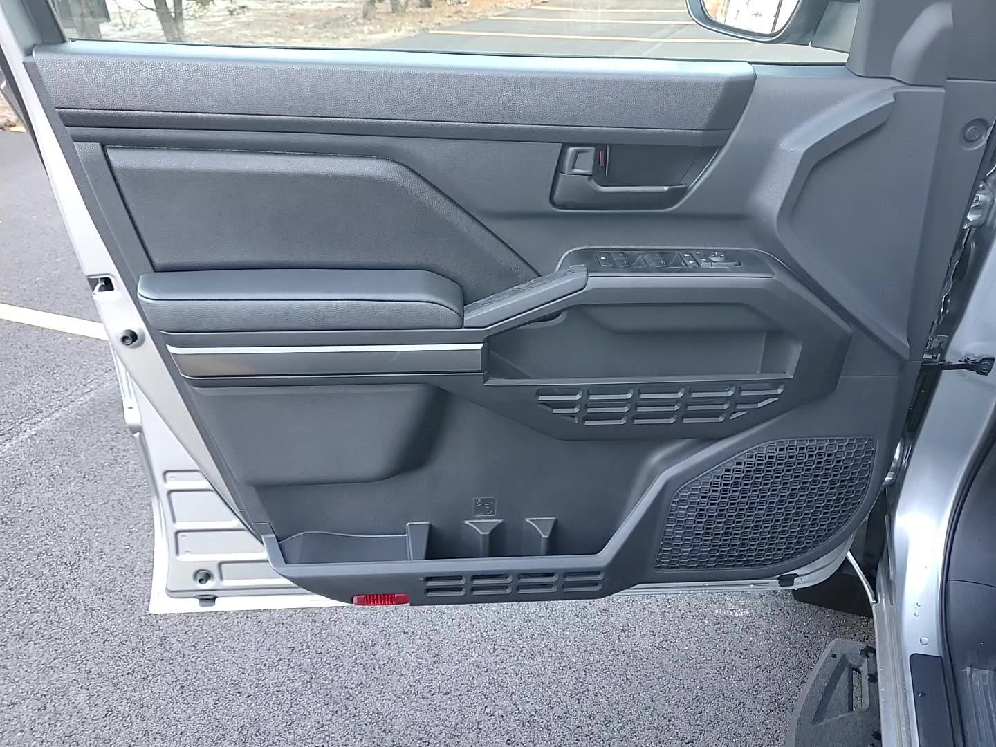 New 2025 Toyota Tacoma SR5 AWD/4WD image 10