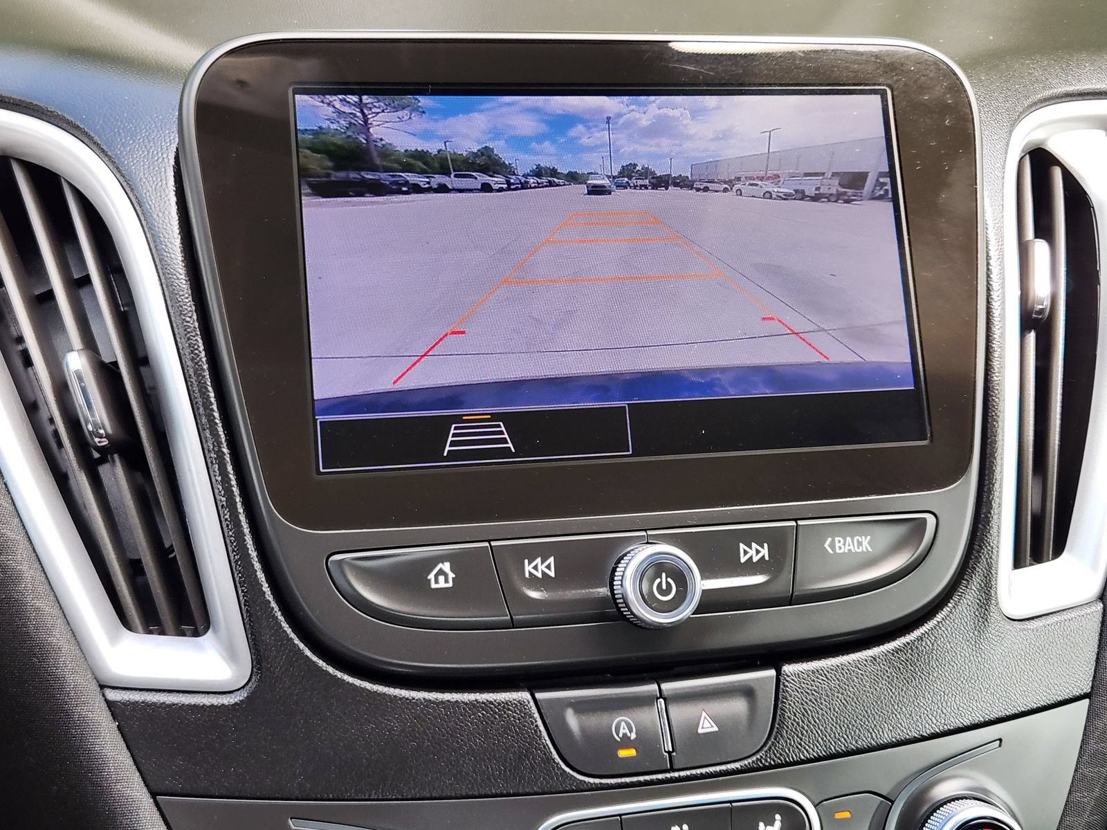 Used 2024 Chevrolet Malibu LT FWD image 18