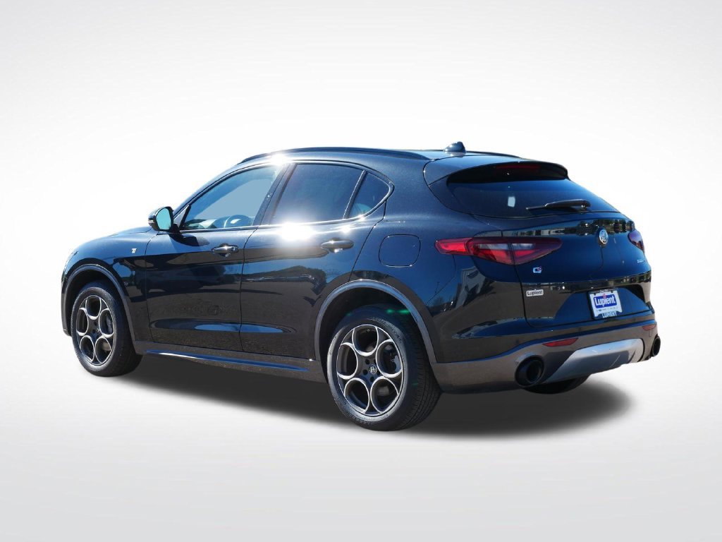 Used 2023 Alfa Romeo Stelvio Ti AWD/4WD image 6