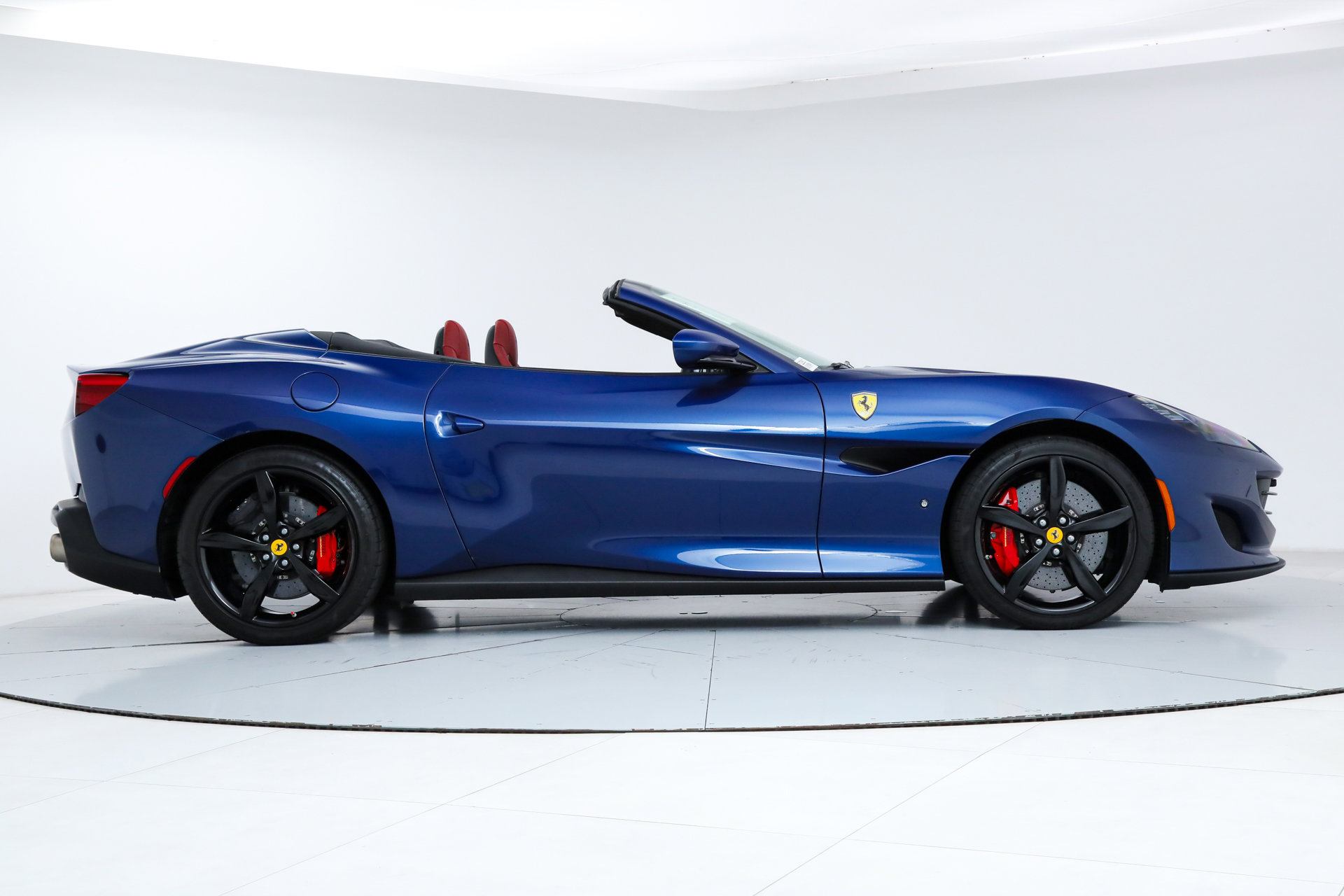 Certified 2019 Ferrari Portofino image 17