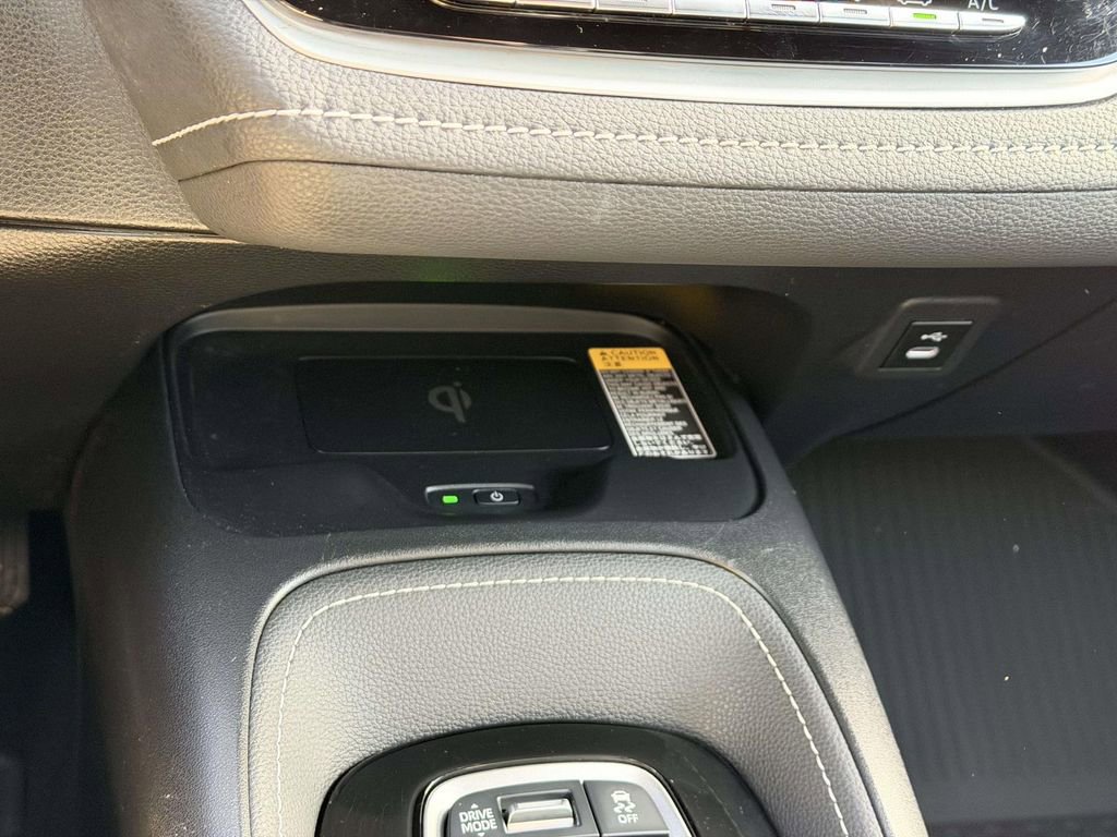 Used 2024 Toyota Corolla SE image 6