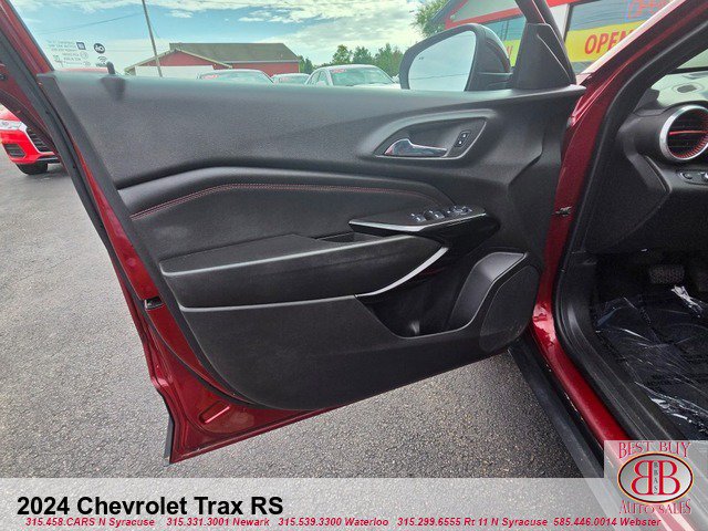 Used 2024 Chevrolet Trax RS w/ Driver Confidence Package FWD image 9